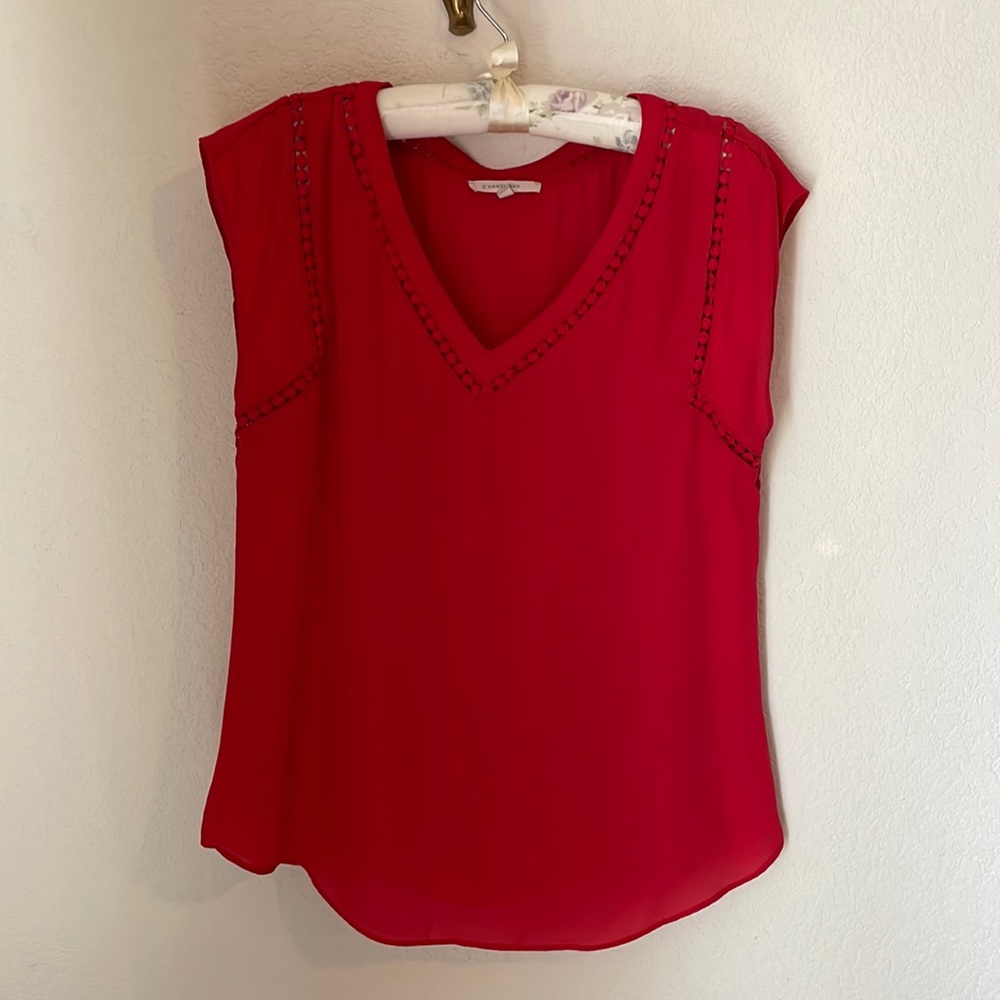 Fiery red top from 41 Hawthorn